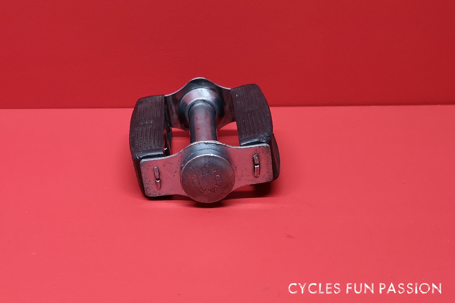 Pédale-Pedal LYOTARD 88R (gch/fr) ref329pp5 - Cycles Fun Passion