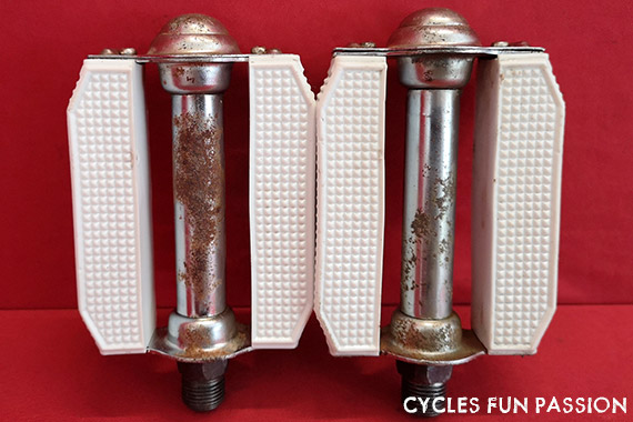 Pédales Vélo Ancien M14, Caoutchouc Noir, Fabrication URSS / Soviétique - Vintage