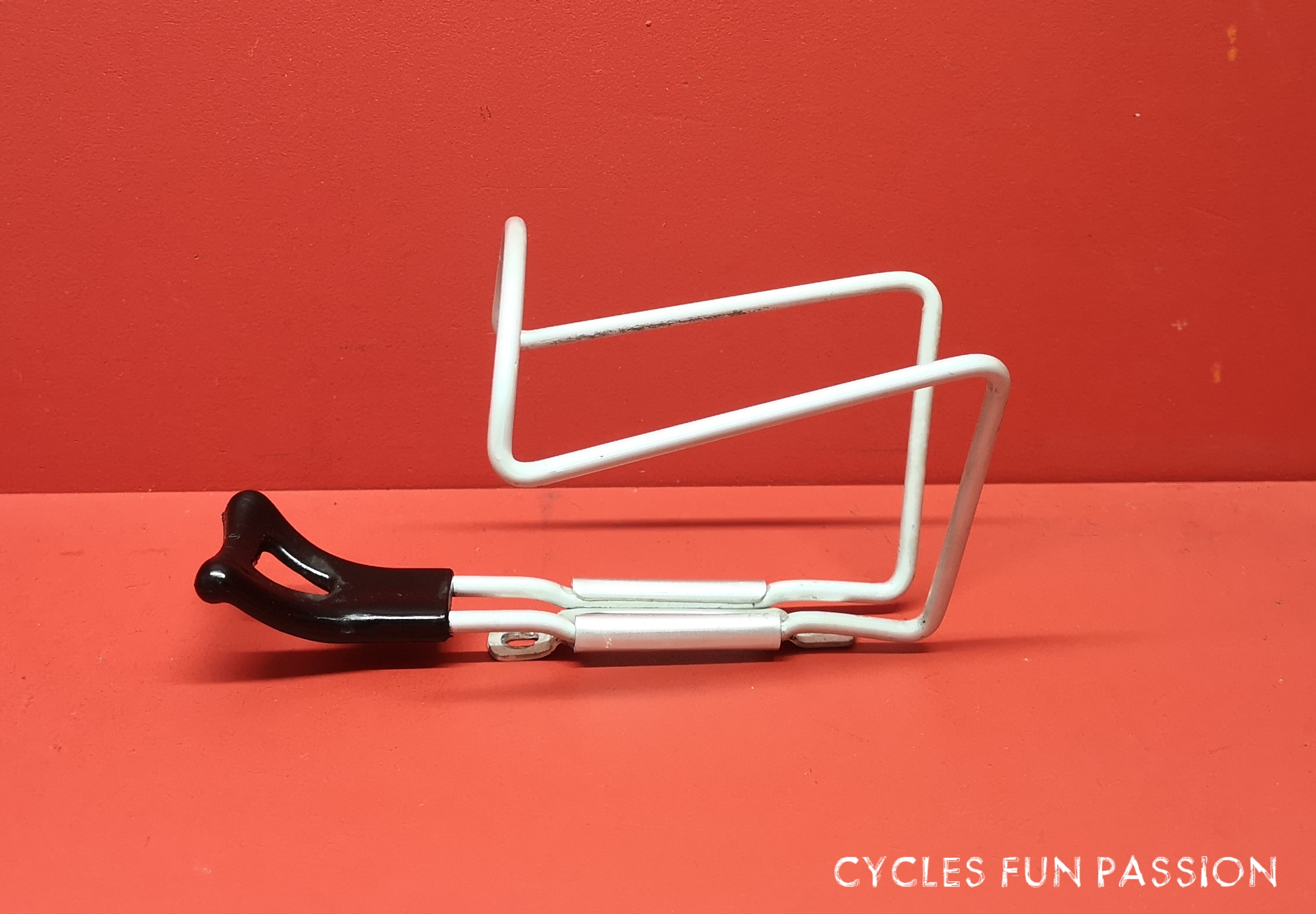 Porte bidon vélo en aluminium d'occasion
