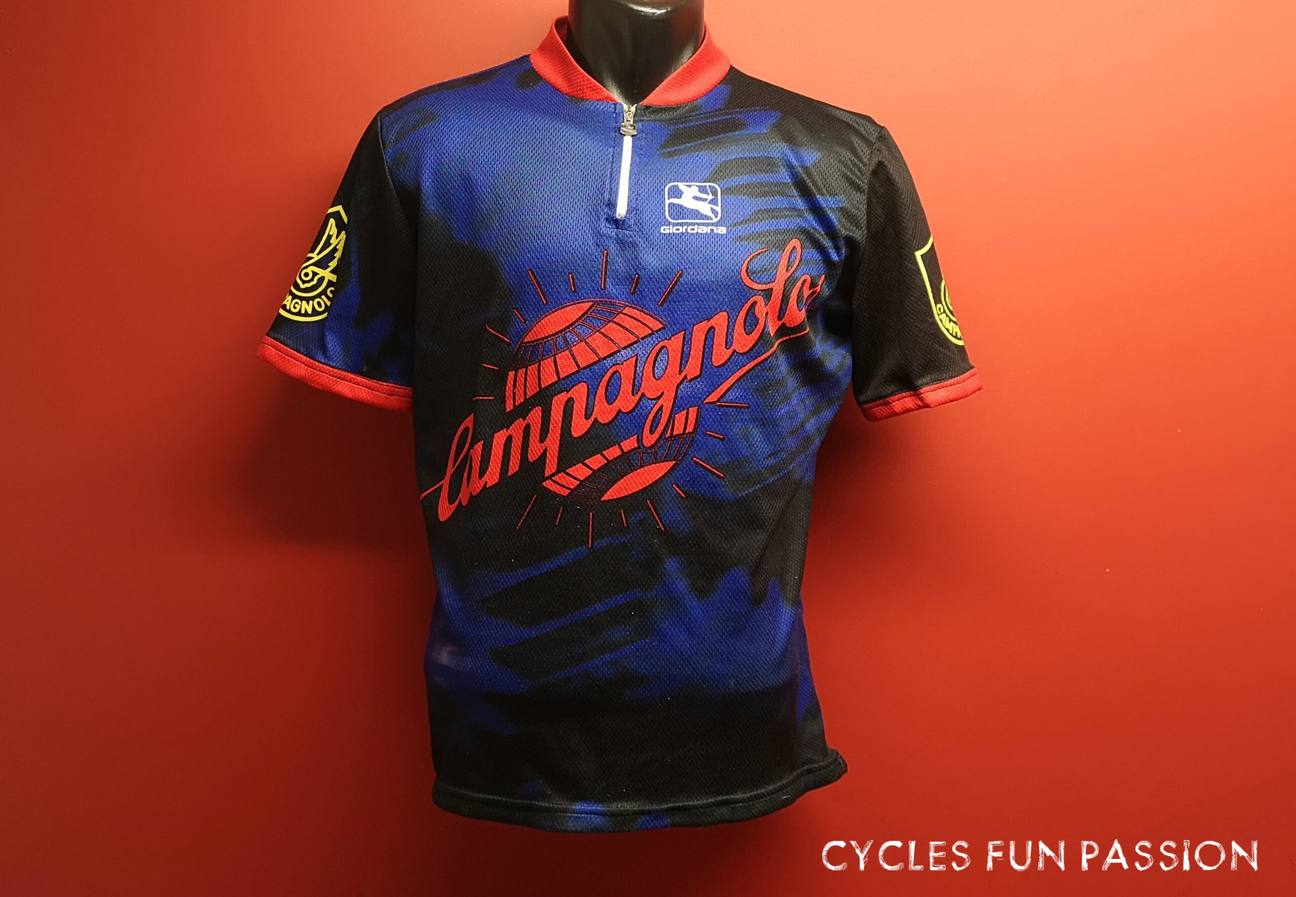 https://cycles-fun-passion.com/wp-content/uploads/2023/11/Maillot-cycliste-Jersey-CAMPAGNOLO-vintage-road-bike-velo-bicyclette-Randonneuse-piece-cycles-fun-passion-ancien-ref33vt-1-scaled.jpg