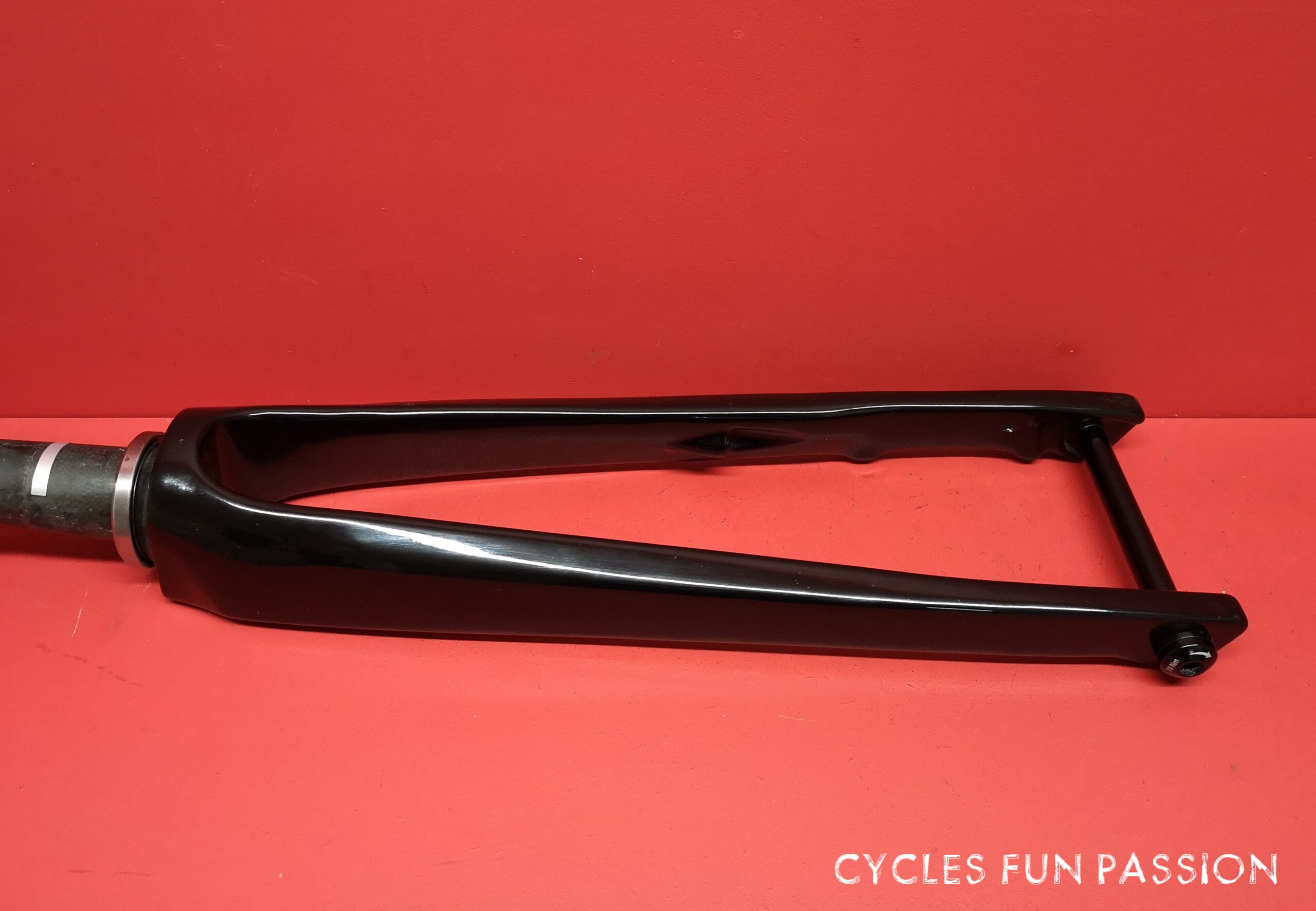Fourche rigide en fibre de carbone 700 C pour vélo de route Fourche rigide en fibre de carbone 700 C pour vélo de route