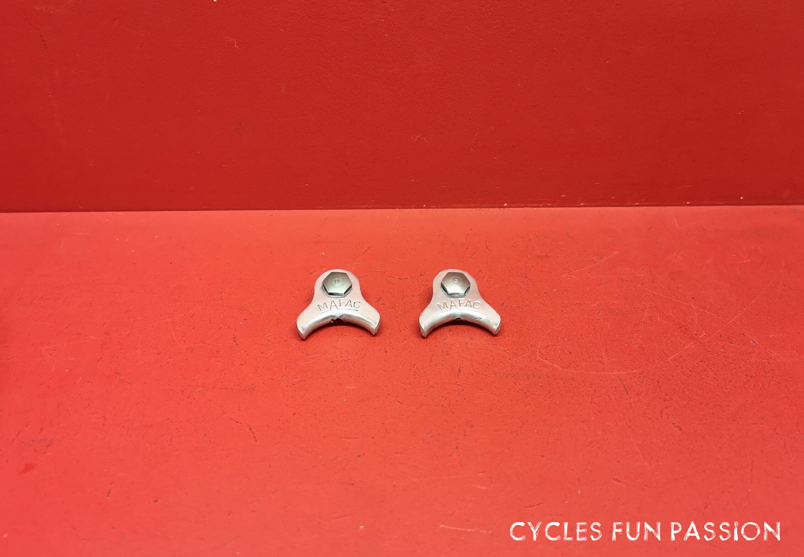 Pontets pour câble d’étrier frein cantilever-brake MAFAC ref26pp4